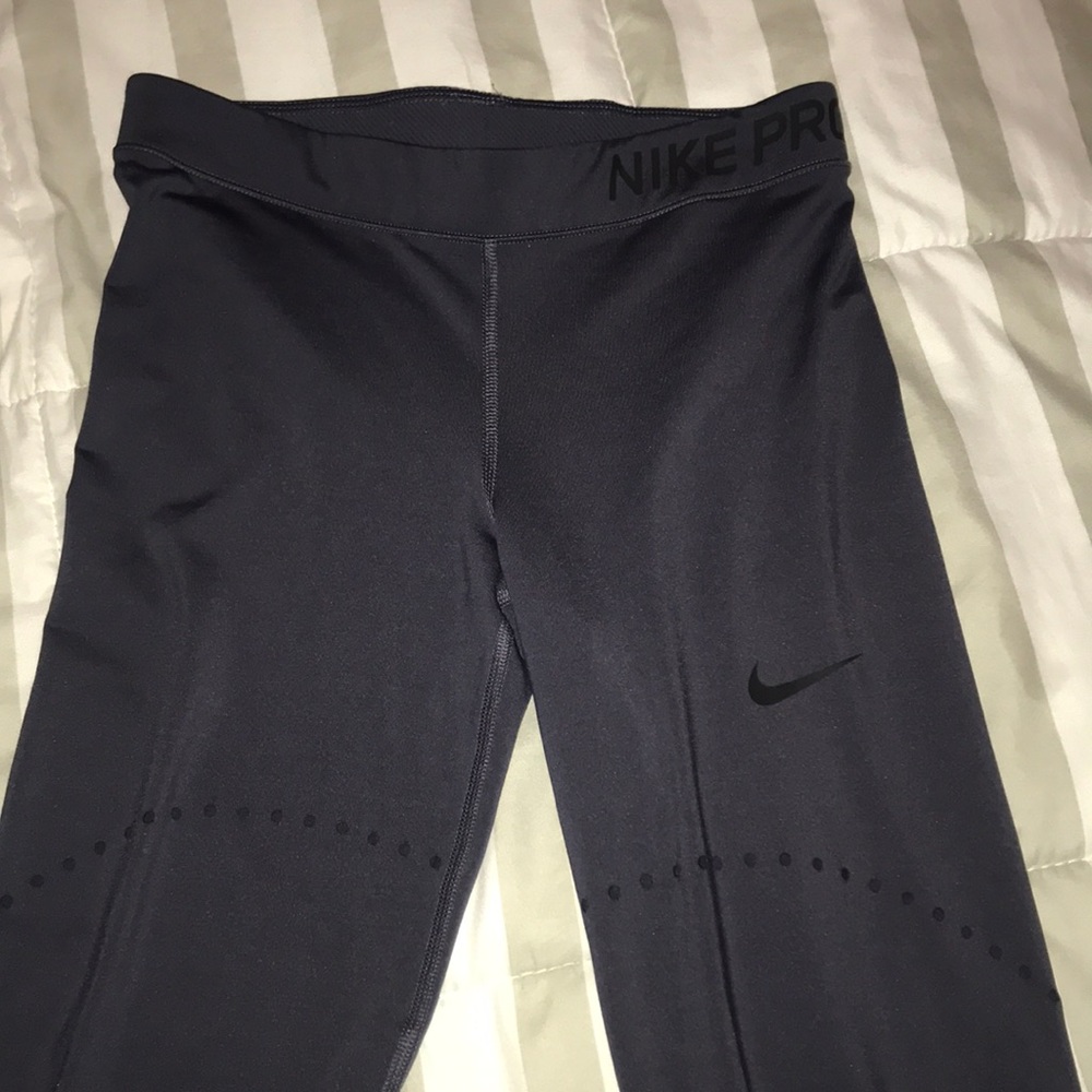 Nike pro women’s hyper warm leggings